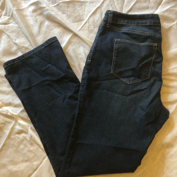 Skinny and Boot Cut Jeans - Picture 6 of 7